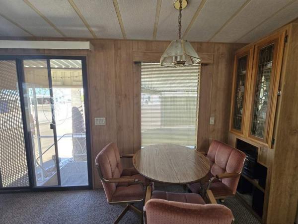 1987 Phoenix Manufactured Home