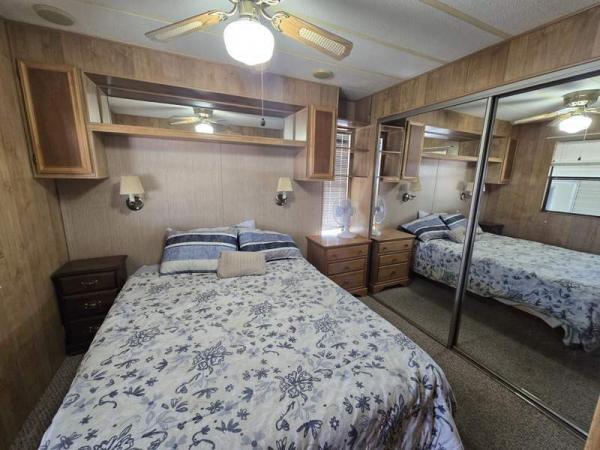 1987 Phoenix Manufactured Home