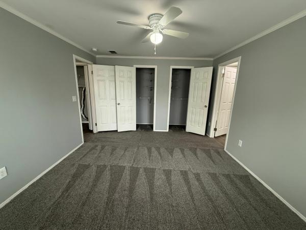 2017 OAK CREEK HOMES YES Y3-1860 Mobile Home