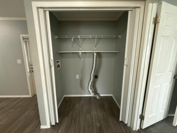 2017 OAK CREEK HOMES YES Y3-1860 Mobile Home