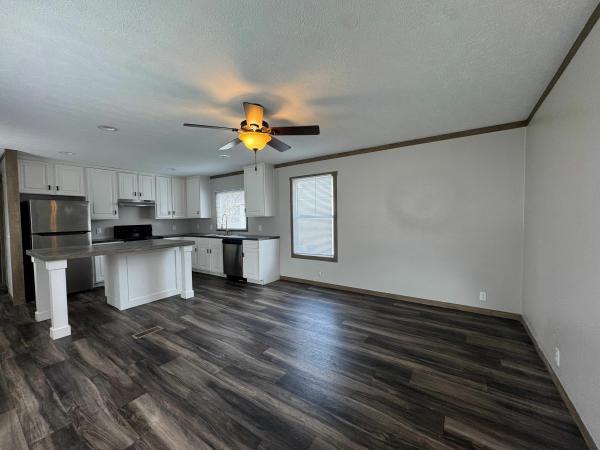 Photo 2 of 2 of home located at 312 Sara Lane Huntsville, TX 77340