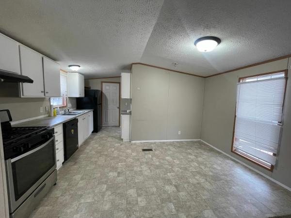 2004 Fleetwood Broadmore Mobile Home