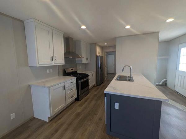 2023 45CEJ16562AH23  Home