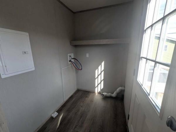 2023 45CEJ16562AH23  Home