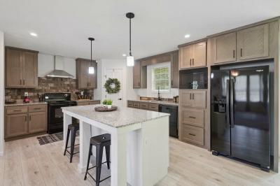 Redman Homes Paramount 2856H32A1C Summit Mobile Home Floor Plan