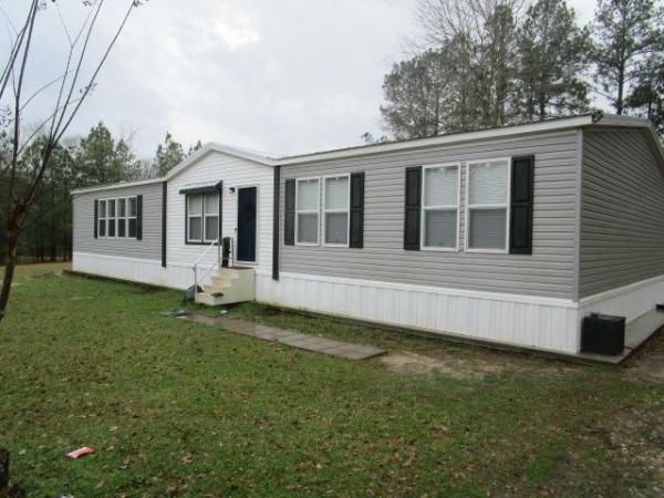 Photo 1 of 2 of home located at Luneau Mobile Homes Llc 1921 N Bolton Ave Alexandria, LA 71303