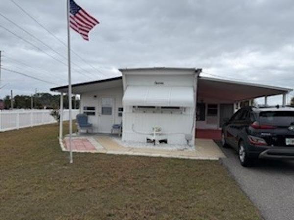 Photo 1 of 2 of home located at 03B Lake Breeze Dr. Tavares, FL 32778