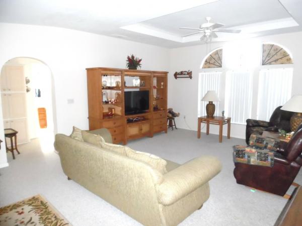 2005 Homes of Merit T16865 Mobile Home