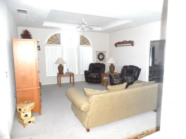 2005 Homes of Merit T16865 Mobile Home