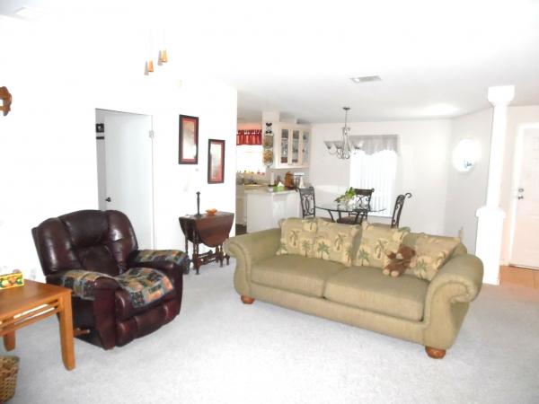 2005 Homes of Merit T16865 Mobile Home