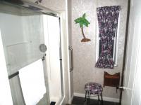2005 Homes of Merit T16865 Mobile Home