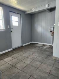 1984 Skyl mobile Home