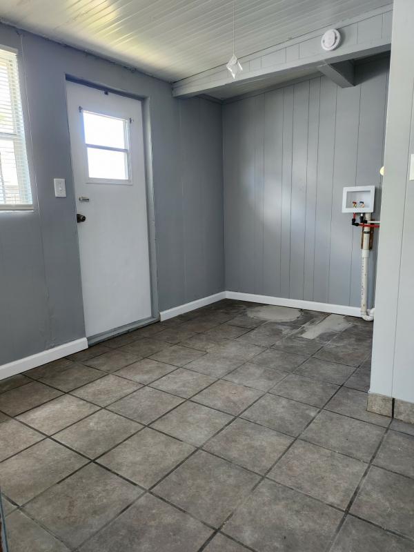 1984 Skyl mobile Home