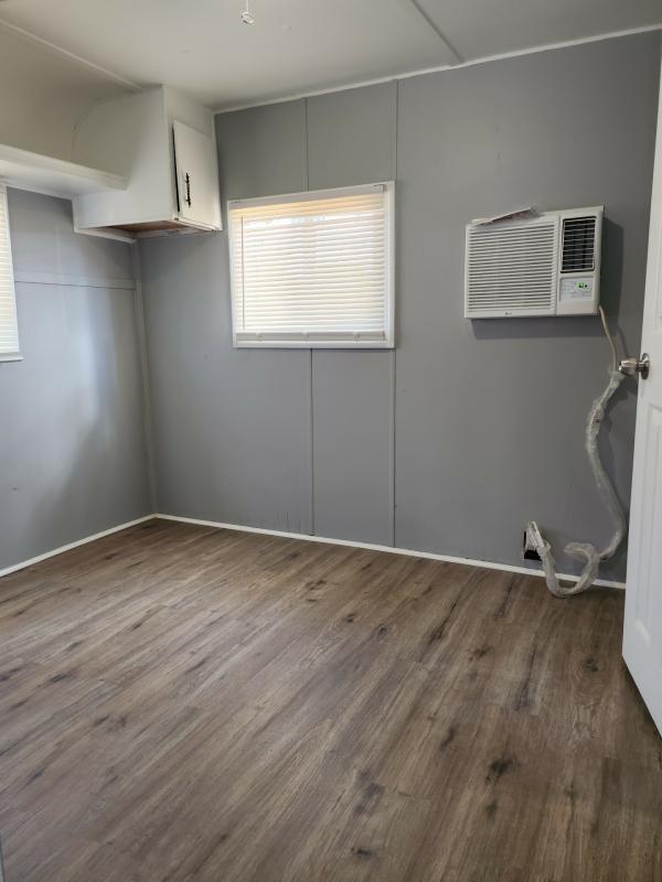 1984 Skyl mobile Home