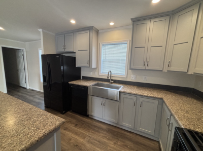 Photo 3 of 11 of home located at 6439 Scenic Way Fenton, MI 48430