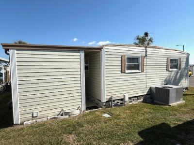 Photo 4 of 33 of home located at 1071 Donegan Rd Lot 319 Largo, FL 33771