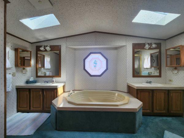 1993 Friendship Manufactured Home