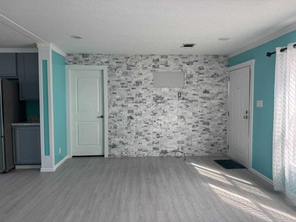 Photo 3 of 2 of home located at 1400  Banana Rd Lot 117 Lakeland, FL 33810