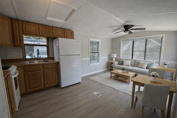 1990 KEMB Mobile Home