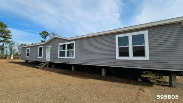 Photo 1 of 2 of home located at Regional Homes Of Como 16394 Highway 310 E Como, MS 38619