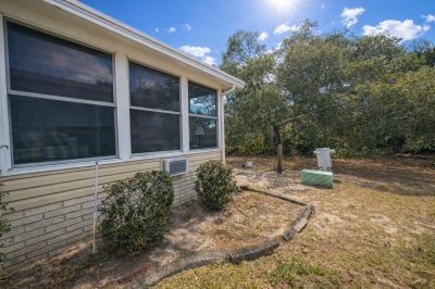 Photo 3 of 23 of home located at 604 S Crooked Tree Path Homosassa, FL 34448