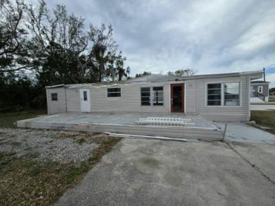 Mobile Home at 5611 Bayshore Rd, Lot 120 Palmetto, FL 34221