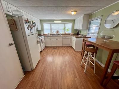 Photo 4 of 16 of home located at 2550 State Rd. 580 #0482 Clearwater, FL 33761