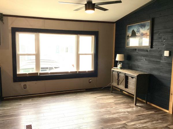 1987 Schult M236174 Mobile Home