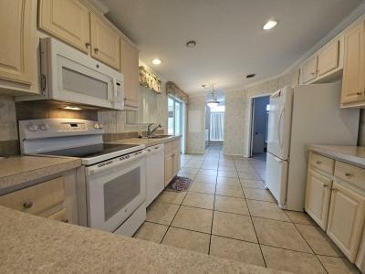 Photo 4 of 20 of home located at 168 Cypress Way Lake Alfred, FL 33850