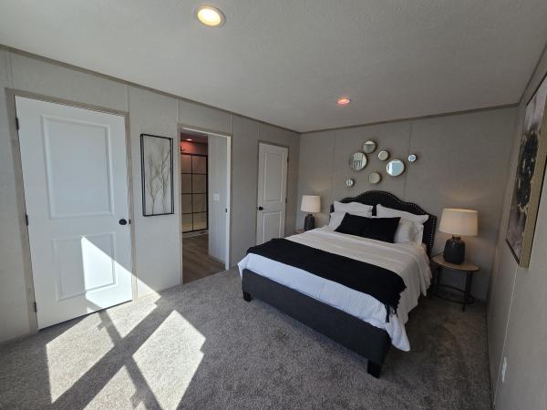 2026 Clayton 56GEM16703AH25 Mobile Home