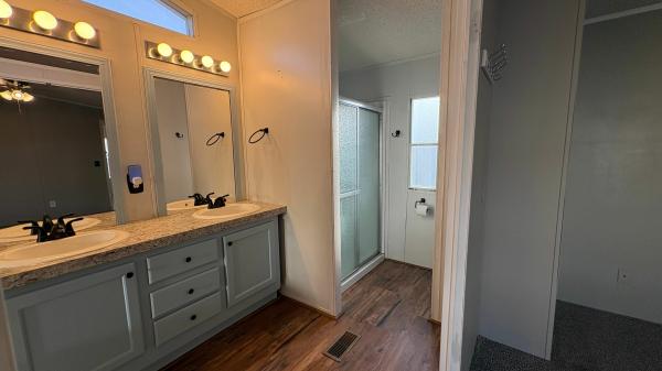 2006 AEAG HALL Mobile Home