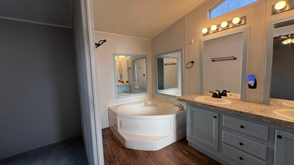 2006 AEAG HALL Mobile Home