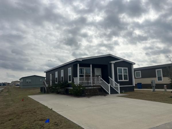 2022 Clayton 32DEV28443E Mobile Home