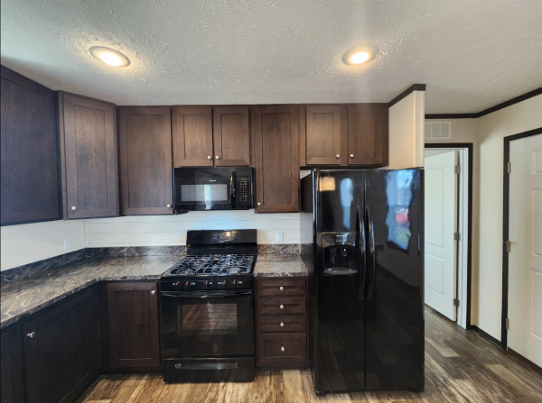 2020 Clayton - Wakarusa Mobile Home