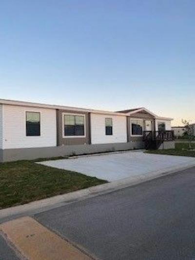 Mobile Home at 7151 Woodlake Pkwy #369 San Antonio, TX 78218