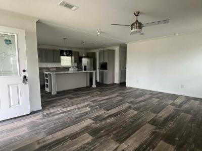 Photo 2 of 8 of home located at 423 Grady Avenue Lakeland, FL 33815