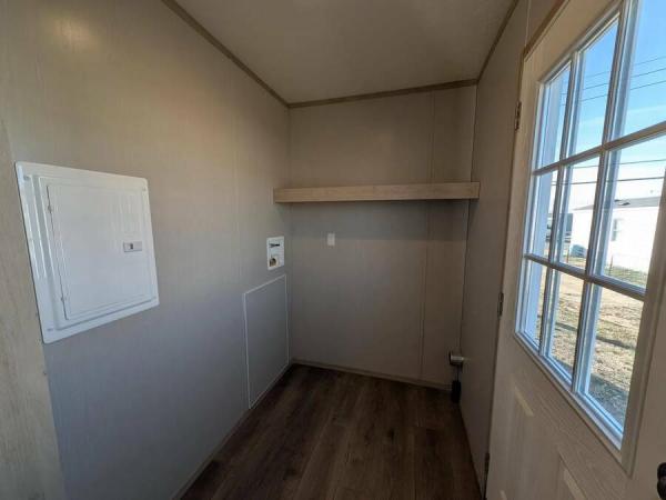 2023 45CEJ16562AH23  Home