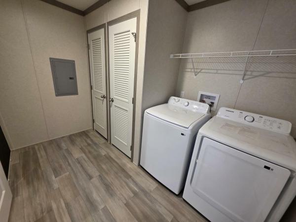 2025 Clayton 5628-5745P Pulse  Home