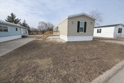 Mobile Home at 4333 Parkridge Avenue #7 Pleasant Hill, IA 50327