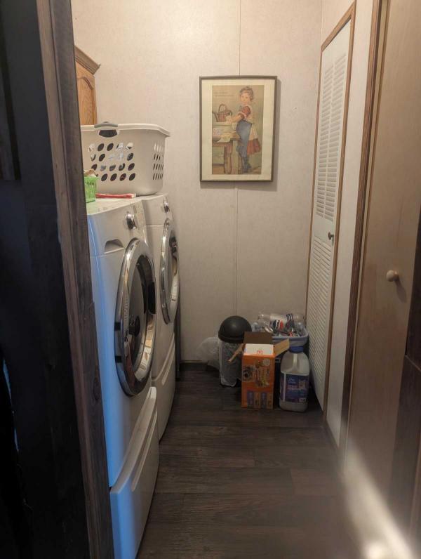 1998  Mobile Home For Sale