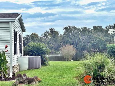 Photo 3 of 26 of home located at 1028 Lakeshore Drive Wildwood, FL 34785