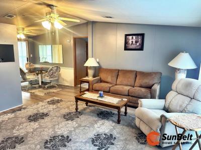 Photo 5 of 26 of home located at 1028 Lakeshore Drive Wildwood, FL 34785