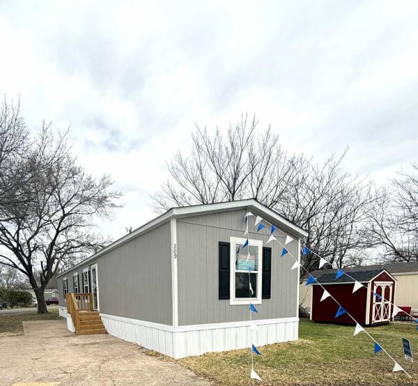 Photo 1 of 2 of home located at 209 Maple St. Glenn Heights, TX 75154