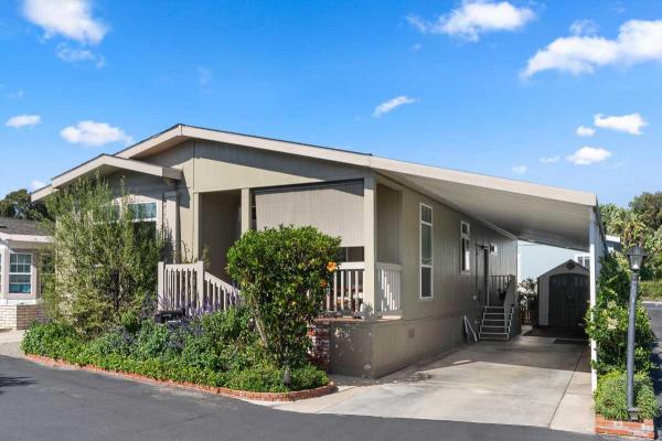 Photo 1 of 2 of home located at 161 E Orangethorpe Ave #102 Placentia, CA 92870