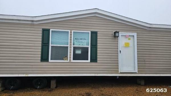 Photo 1 of 2 of home located at Bayside Mobile Home Sales 16410 Highway 310 E Como, MS 38619