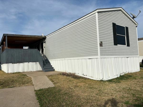 Photo 1 of 2 of home located at 811 Evening Drive Lot Ed811 Arlington, TX 76001