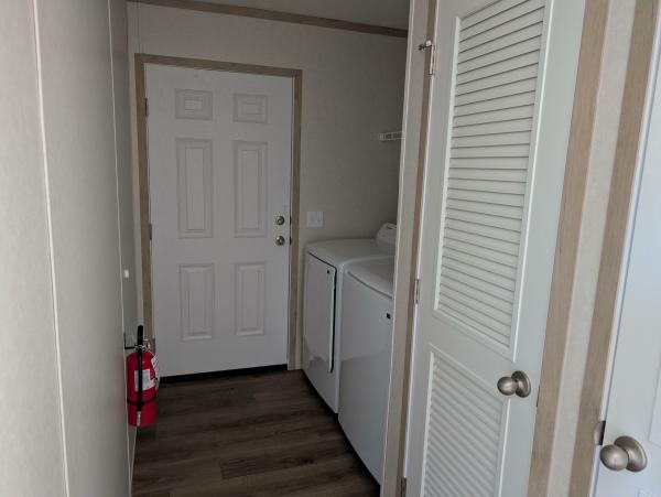 2026 clayton 96CCS16663BH26 Mobile Home