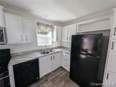 Photo 5 of 14 of home located at 3146 Route 9W Lot 7A New Windsor, NY 12553