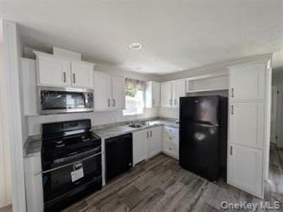 Photo 3 of 14 of home located at 3146 Route 9W Lot 8A New Windsor, NY 12553