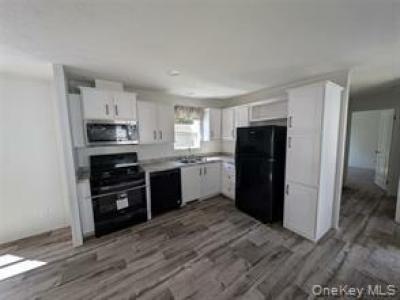 Photo 5 of 14 of home located at 3146 Route 9W Lot 8A New Windsor, NY 12553